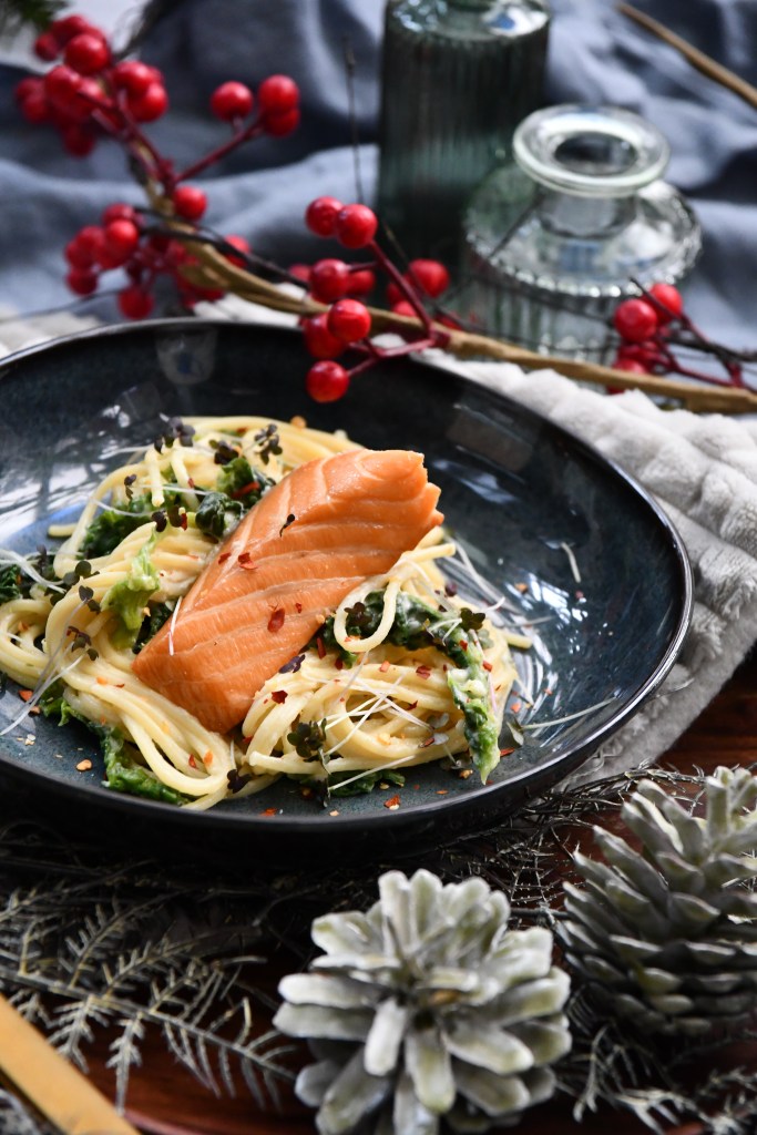 Linguine mit Mandelcreme und Lachsfilet