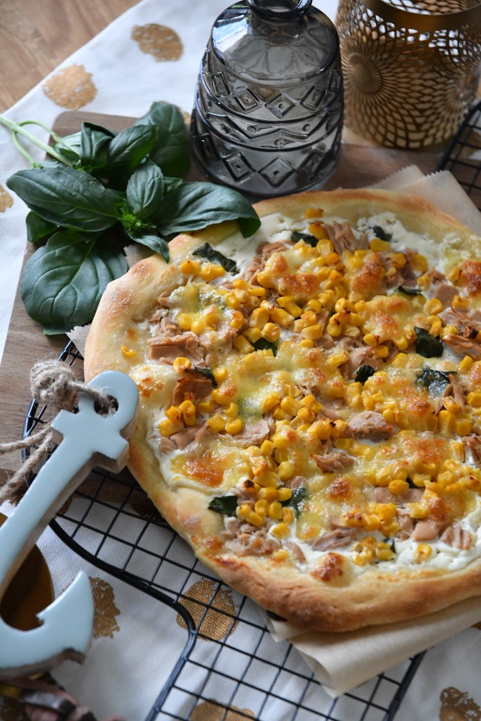 Pizza Bianca con Tonno